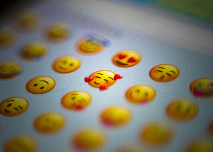 New Study Finds Men And Women Interpret Emojis Differently