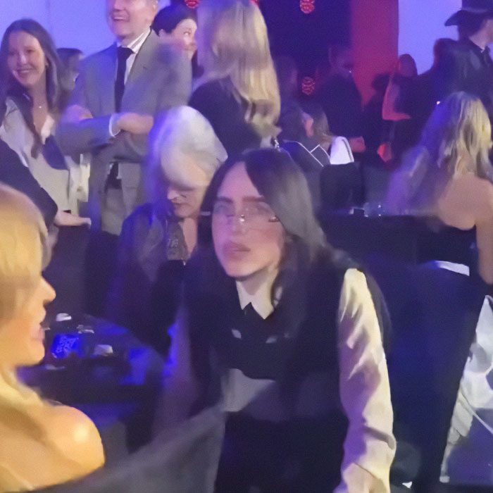 Billie Eilish Praised For Apparently Throwing Shade At TikTokers At The People’s Choice Awards