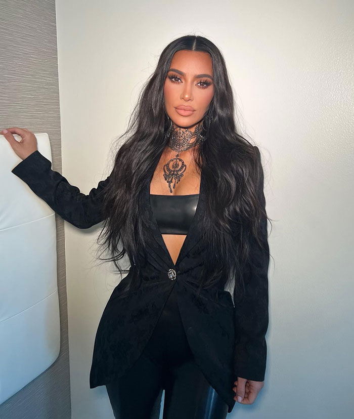 Old Habits Die Hard: Kim Kardashian Still Sells Items From Closet, But Latest Piece Sparks Fury Old Habits Die Hard: Kim Kardashian Still Sells Items From Closet, But Latest Piece Sparks Fury