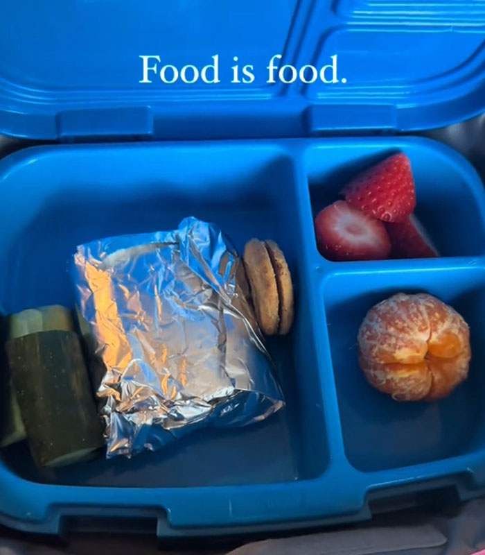 Teacher Told Toddler To Eat “Good Foods” First, So Mom Left An Angry Note In Her Lunchbox