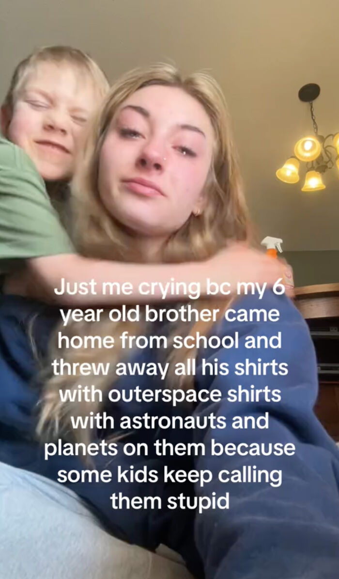 Sister Posted A Video About Her Bullied 6 Y.O. Brother, Received A Response From Astronaut Sister Posted A Video About Her Bullied 6 Y.O. Brother, Received A Response From Astronaut