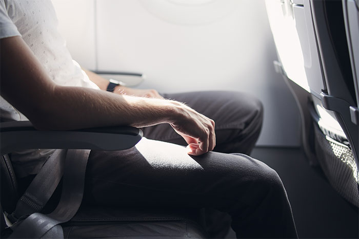 34 Frequent Fliers Share Unwritten Rules That Passengers Should Follow On Airplanes