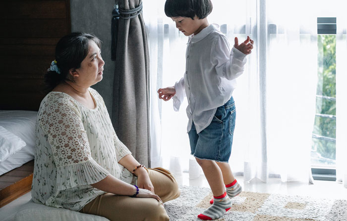 Grandma Refuses To Be Rushed By Her Grandkids To Make Dinner, Mom Says She’s A Jerk For It