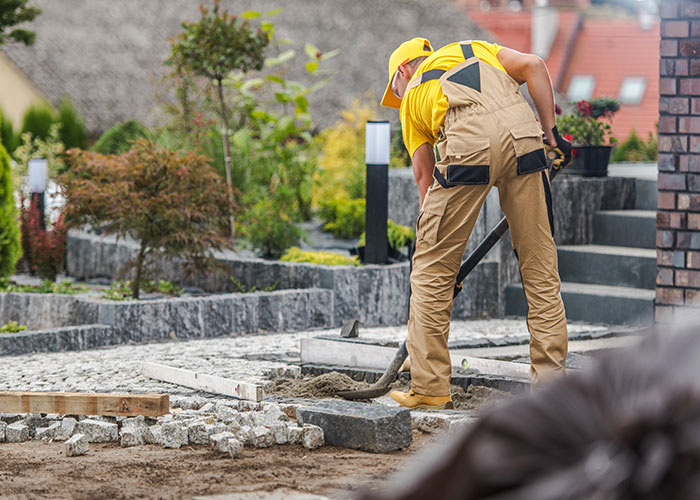 “Husband Tries To Warn Neighbors About Their Landscaping, Gets Told To Mind His Own Business”