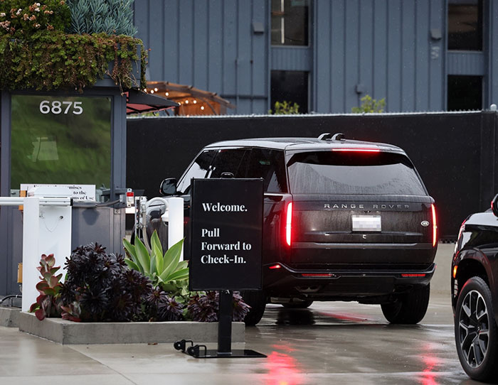 Following King Charles’s Cancer Diagnosis, Prince Harry Rushes To His Side Following King Charles’s Cancer Diagnosis, Prince Harry Rushes To His Side