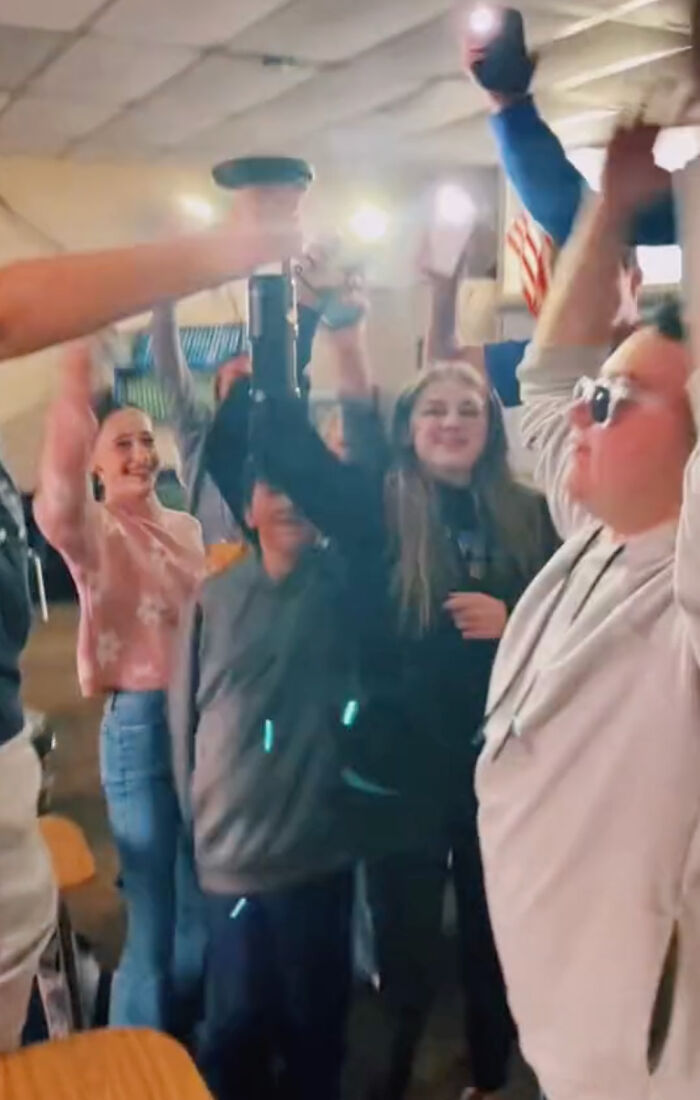 Kids Learn About Ancient Greece With The Help Of Video Game Assassin’s Creed In This Teacher’s Class Kids Learn About Ancient Greece With The Help Of Video Game Assassin’s Creed In This Teacher’s Class