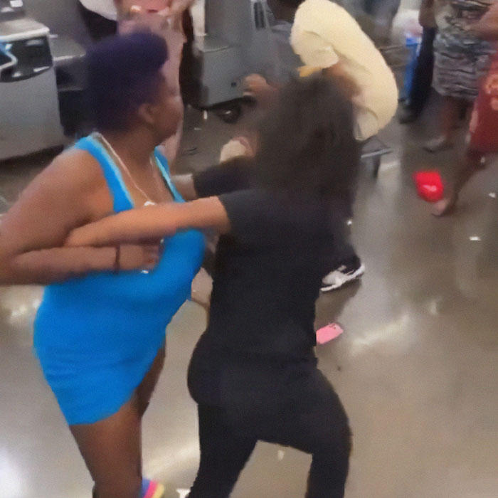 Violent Scene Captured At Walmart Store Is Compared To Post-Apocalyptic Film Online Violent Scene Captured At Walmart Store Is Compared To Post-Apocalyptic Film Online