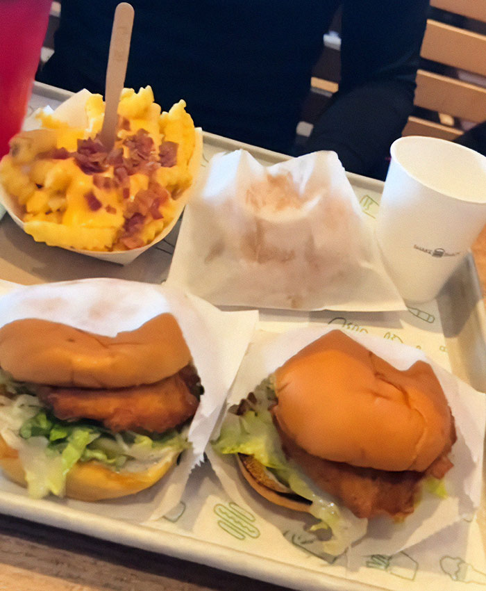 “You Dressed For Shake Shack”: Woman Slams Date For Restaurant Choice, But Internet Defends Him “You Dressed For Shake Shack”: Woman Slams Date For Restaurant Choice, But Internet Defends Him