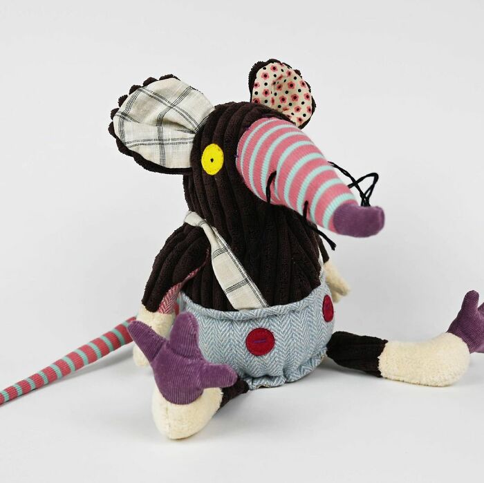 “Loved Before” Company Gives Old Soft Toys A Second Chance “Loved Before” Company Gives Old Soft Toys A Second Chance