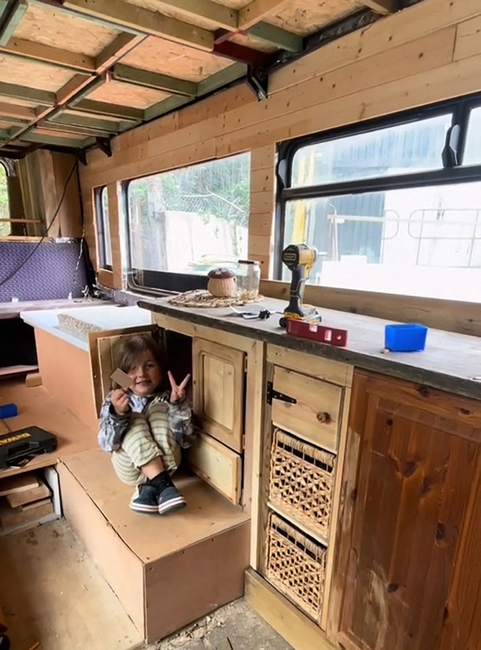 Single Mom Can’t Afford A House, So She Converts A Double-Decker Bus Into A Tiny Home