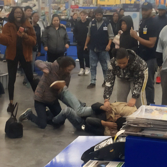 Violent Scene Captured At Walmart Store Is Compared To Post-Apocalyptic Film Online Violent Scene Captured At Walmart Store Is Compared To Post-Apocalyptic Film Online