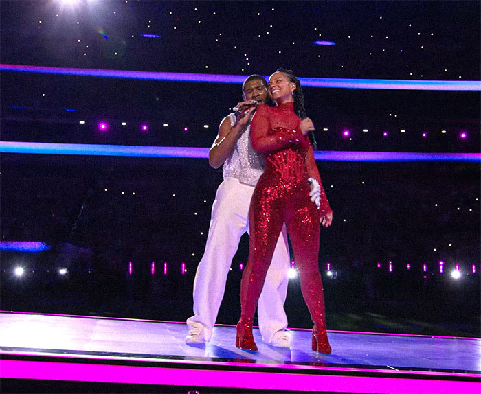 Usher’s Super Bowl Halftime Show Didn’t Exactly Go As Planned, Sparking Hilarious Memes Online Usher’s Super Bowl Halftime Show Didn’t Exactly Go As Planned, Sparking Hilarious Memes Online