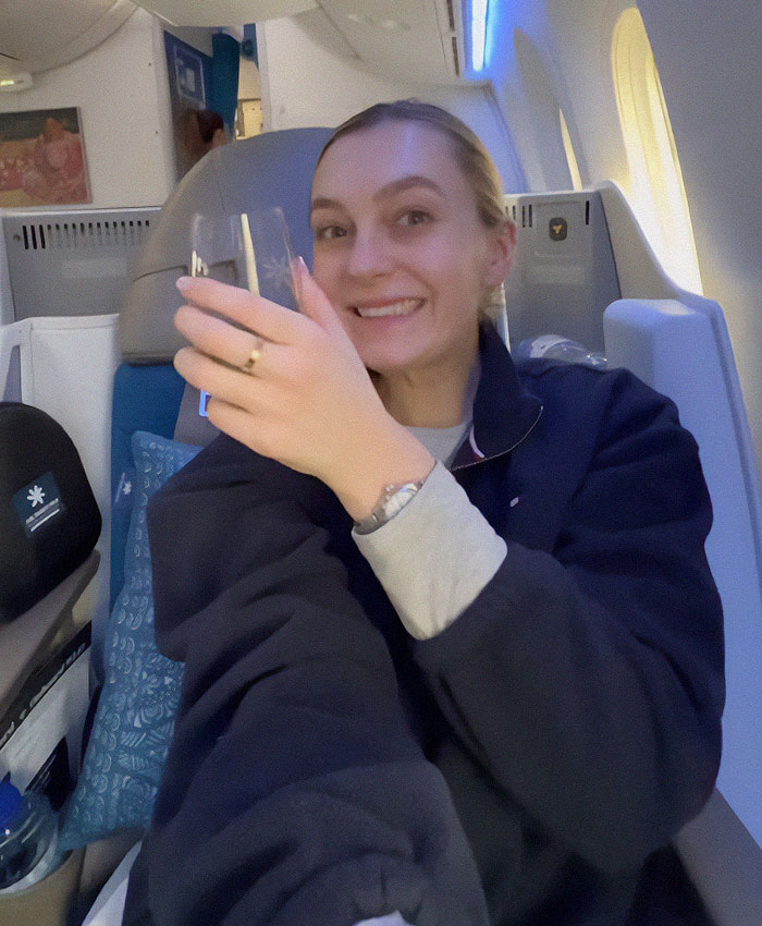 Mom Feels Guilty After Leaving Baby In Economy While She Flies Business Mom Feels Guilty After Leaving Baby In Economy While She Flies Business