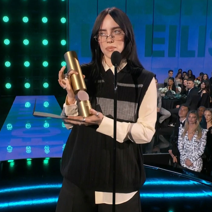 Billie Eilish Praised For Apparently Throwing Shade At TikTokers At The People’s Choice Awards