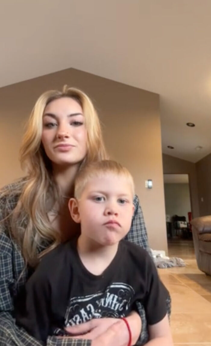 Sister Posted A Video About Her Bullied 6 Y.O. Brother, Received A Response From Astronaut Sister Posted A Video About Her Bullied 6 Y.O. Brother, Received A Response From Astronaut