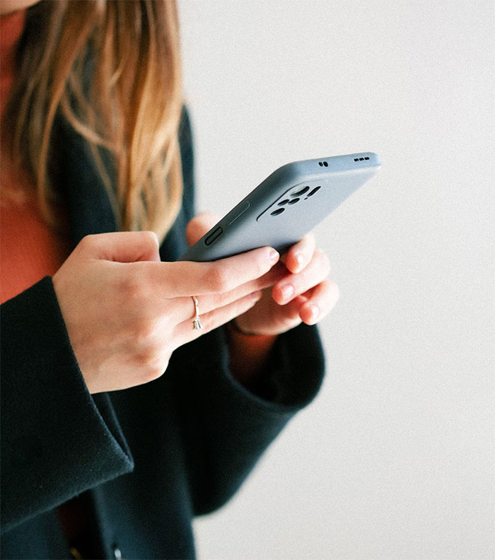 "Do You Have A Crush On My Husband?": Coworker Crosses Major Boundary, Regrets It "Do You Have A Crush On My Husband?": Coworker Crosses Major Boundary, Regrets It