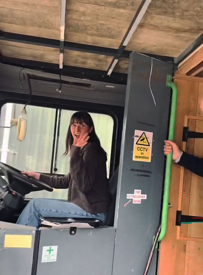 Single Mom Can’t Afford A House, So She Converts A Double-Decker Bus Into A Tiny Home