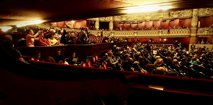 Family Regret Taking Someone Else's Theater Seats After They See What Seats They Got Family Regret Taking Someone Else's Theater Seats After They See What Seats They Got