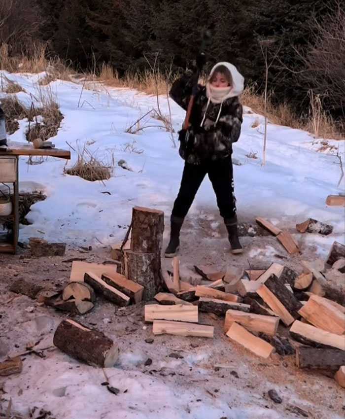 19-Year-Old Determined To Live In Alaskan Cabin With No Heat Or Running Water For $275 Per Month