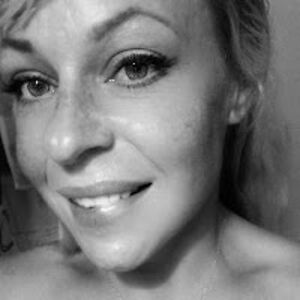 punkrawkgrrrl1980 avatar