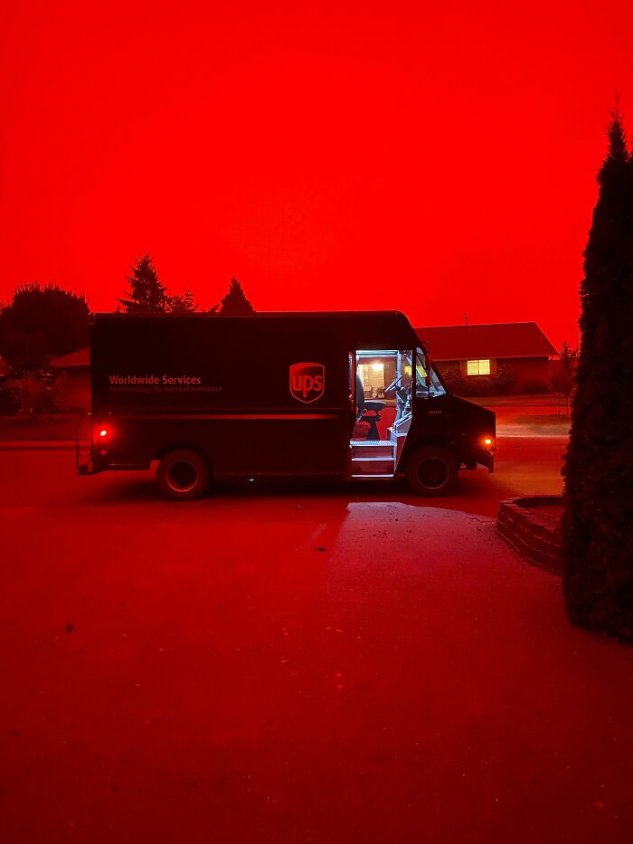 Red / Oregon Wildfires Making It Look Straight Apocalyptic