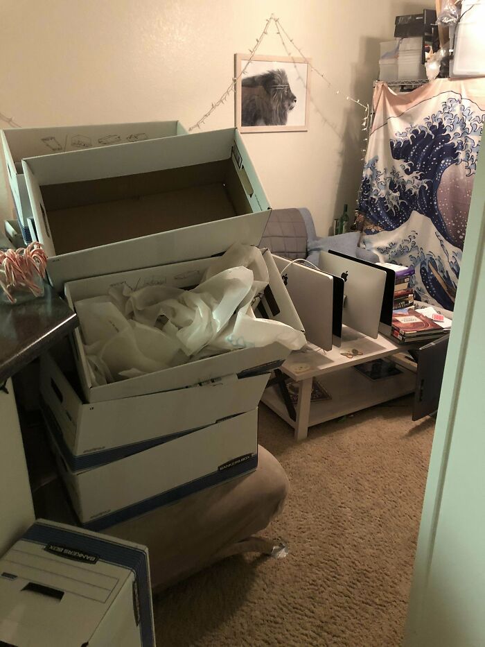 Living With A Hoarder Is Crushing My Mental Health
