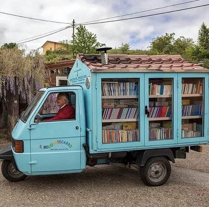 Retired Teacher Drives Portable Library To Encourage Reading! What A Way To Spend Retirement