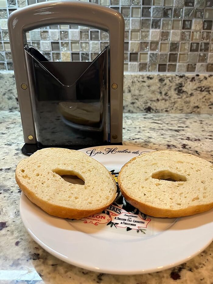 Bagel Magic: The Original Guillotine Slicer – A Cut Above The Rest!