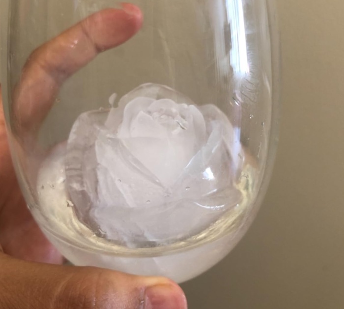 Stop And Smell The Roses: The Ice Cube Tray That Adds A Touch Of Elegance To Your Drinks
