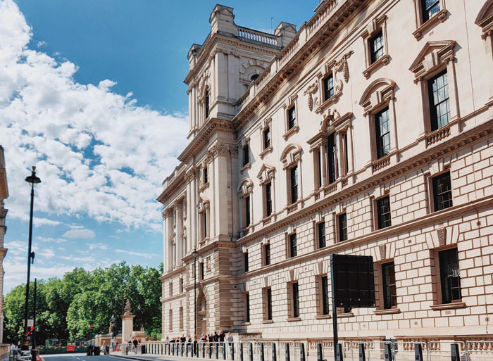 People Are Mad All Buildings In America Look The Same, Creator Points Out The Reason People Are Mad All Buildings In America Look The Same, Creator Points Out The Reason