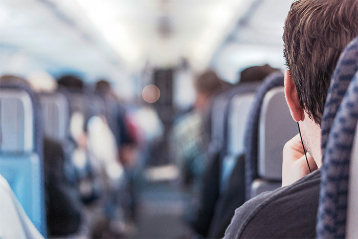 34 Frequent Fliers Share Unwritten Rules That Passengers Should Follow On Airplanes