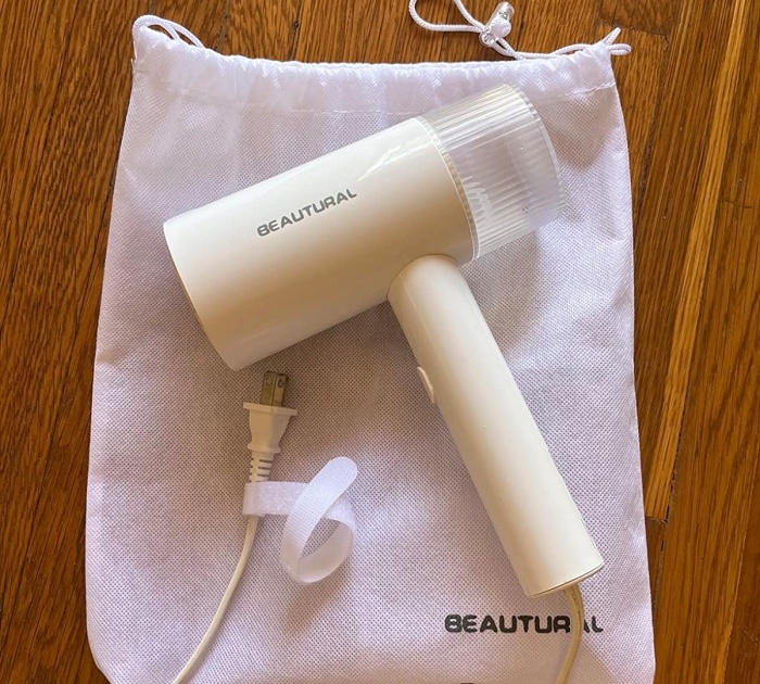 Wrinkles, Be Gone: Beautural Portable Fabric Steamer
