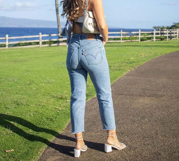 Make Every Sidewalk Your Catwalk With Levi's Women's Ribcage Straight Ankle Jeans — Your Ticket To Strutting Sleek Lines And Sky-High Confidence