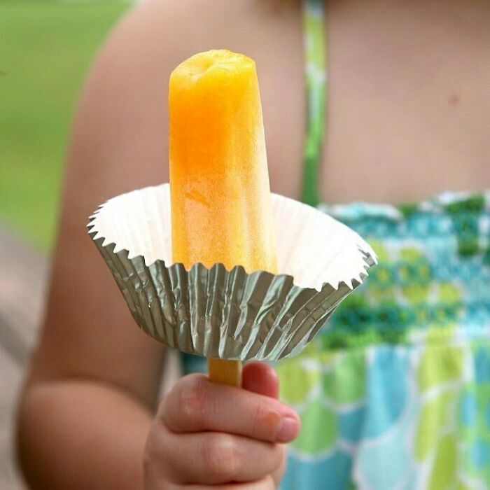 Keep Fingers Sticky-Free With This Fancy Ice Lolly Accessory (Cupcake Wrapper)