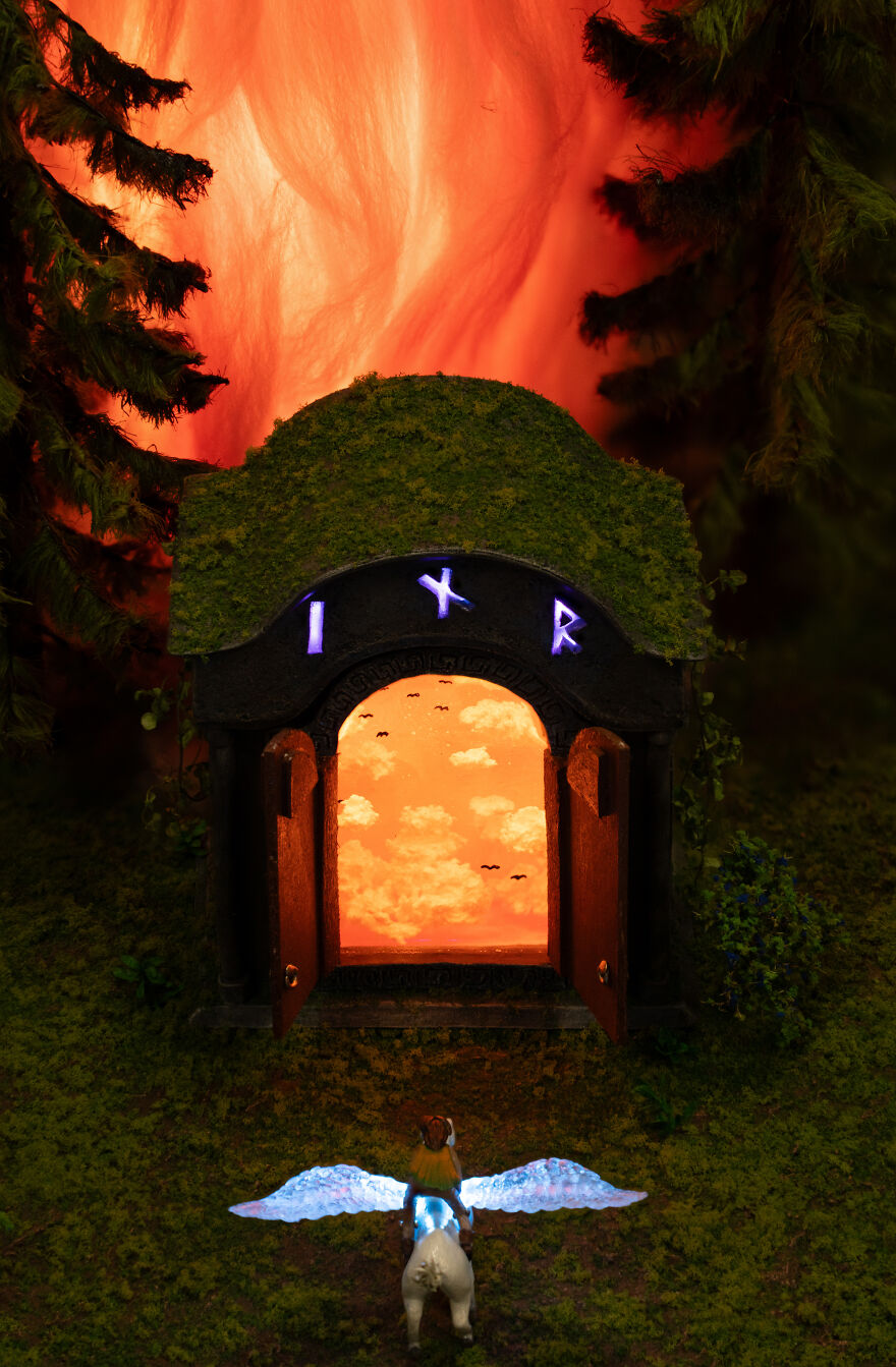 I Made An Epic Fantasy Diorama "The Flaming Gatekeeper"