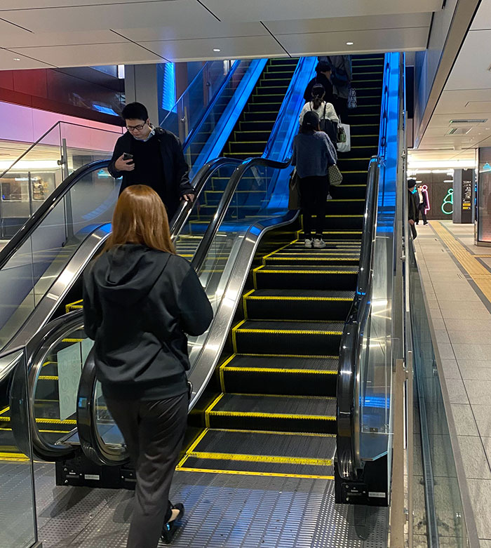This Escalator In Tokyo That Has A Landing