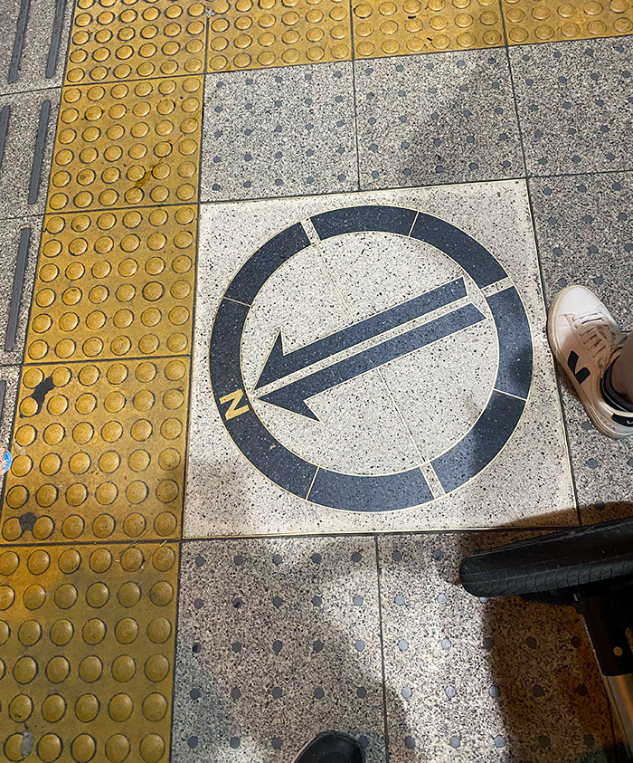 Tile At Osaka Subway Points North To Help People With Maps
