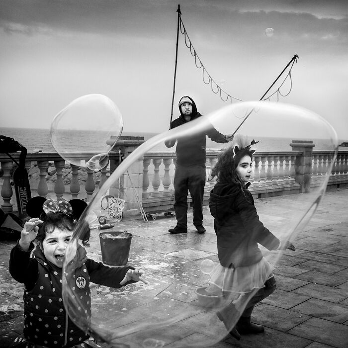 2nd Place In The Street Category: "Bubble Fun" By Tebani Slade, Spain