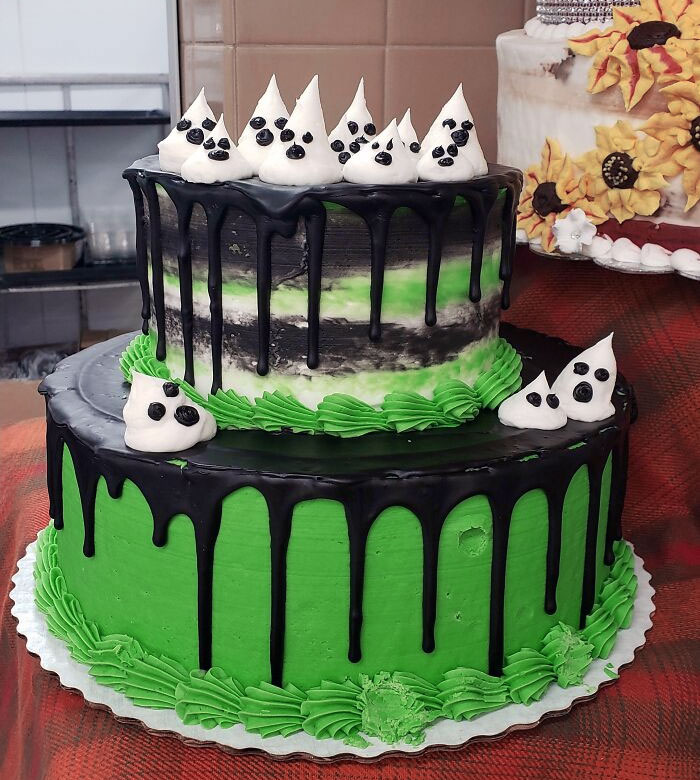 There Was An Attempt To Make A Ghost Cake - Thanks To The Employee For Pointing This Out To Me