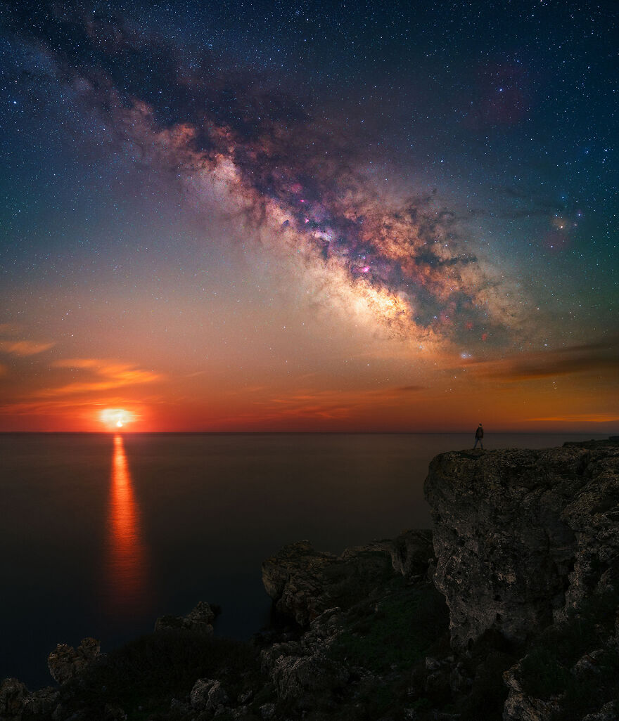 Moon Rise And The Milky Way Core