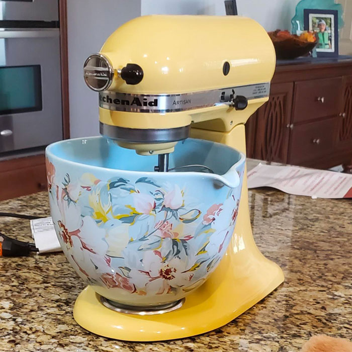 Unveiling The KitchenAid Artisan Series 5 Quart Tilt Head Stand Mixer: Majestic Yellow Edition! Elevate Your Culinary Adventures!