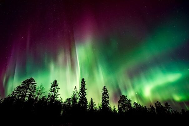 aurora-borealis-2647474_640-65bbd010d7985.jpg
