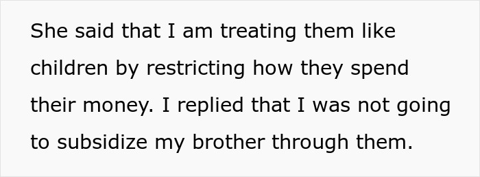Parents Upset Daughter Cut Their Allowance By $200, The Amount They Kept Transferring To Her Brother Parents Upset Daughter Cut Their Allowance By $200, The Amount They Kept Transferring To Her Brother