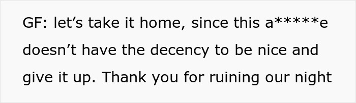 Man Puts Entitled Couple In Their Place, Resumes Enjoying His Chicken Wings Man Puts Entitled Couple In Their Place, Resumes Enjoying His Chicken Wings
