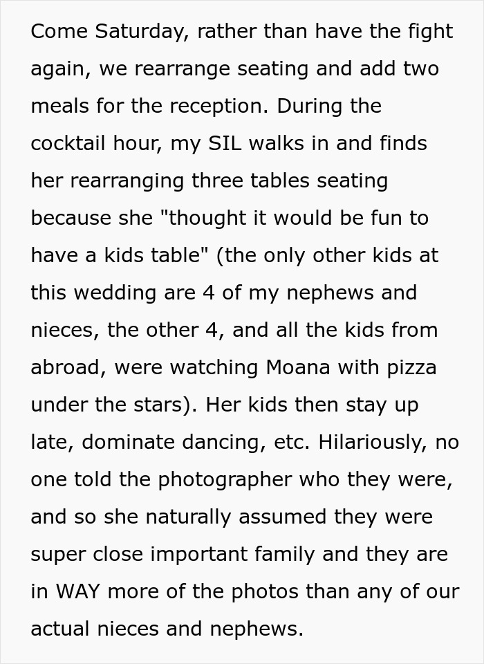 Woman Treats Wedding As Her Own Resort, Brings Her Kids, Rearranges Tables Woman Treats Wedding As Her Own Resort, Brings Her Kids, Rearranges Tables