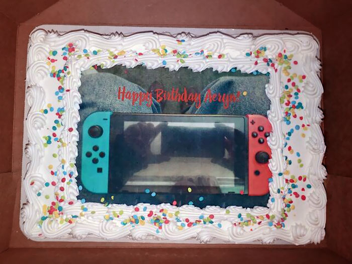 It's My Daughter's Birthday. Can You Make A Cake Look Like A Switch? Here Is A Picture For Reference