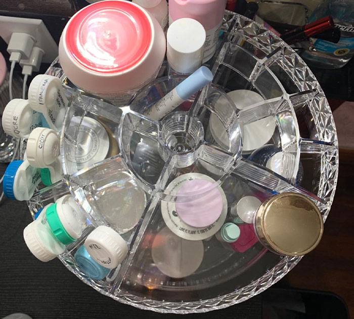 Let Your Makeup Spin: 360 Cosmetic Organizer - A Revolution In Storage Glamour!