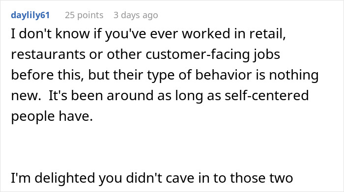 Man Puts Entitled Couple In Their Place, Resumes Enjoying His Chicken Wings Man Puts Entitled Couple In Their Place, Resumes Enjoying His Chicken Wings