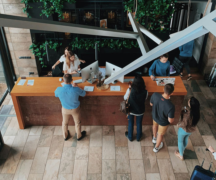 Entitled Hotel Guest Calls Concierge A “Little Girl” When She Doesn’t Do His Bidding, Regrets It Entitled Hotel Guest Calls Concierge A “Little Girl” When She Doesn’t Do His Bidding, Regrets It