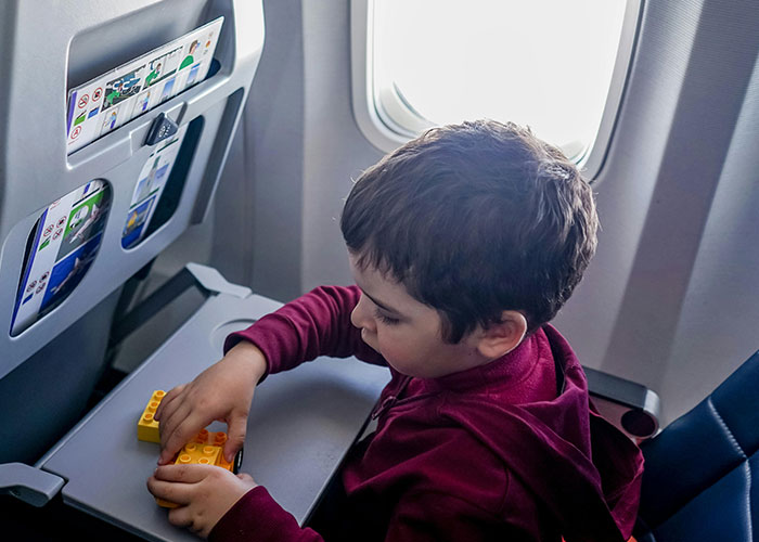 “Are You Kidding Me?”: Man Refuses To Give Up Business Class Seat Over Entitled Woman’s Demands “Are You Kidding Me?”: Man Refuses To Give Up Business Class Seat Over Entitled Woman’s Demands